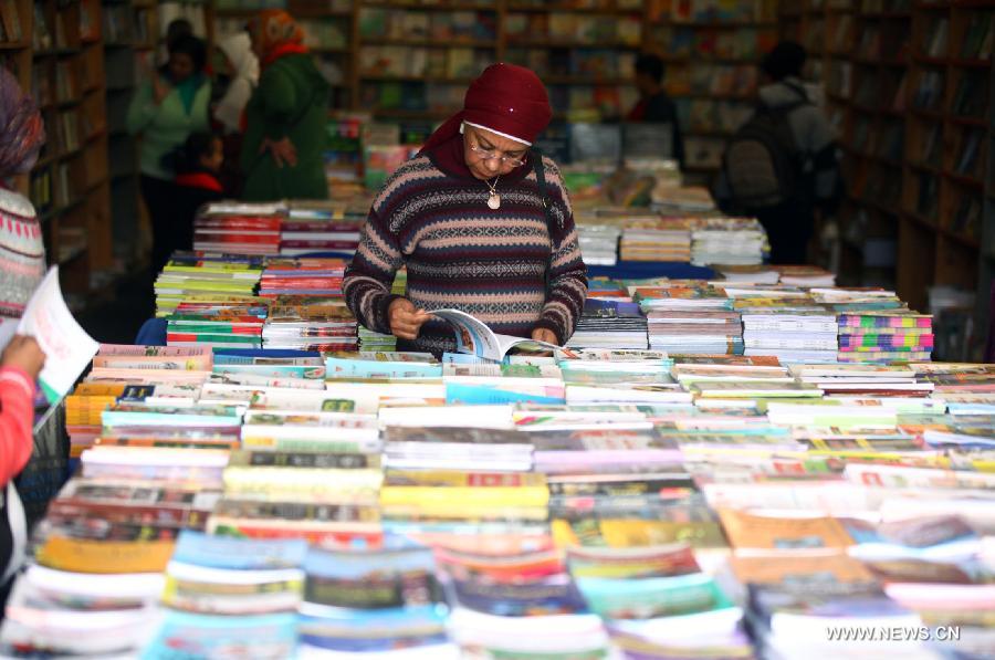 مقالة : جناح الصين بمعرض القاهرة الدولي للكتاب يجذب أنظار المصريين بقوة