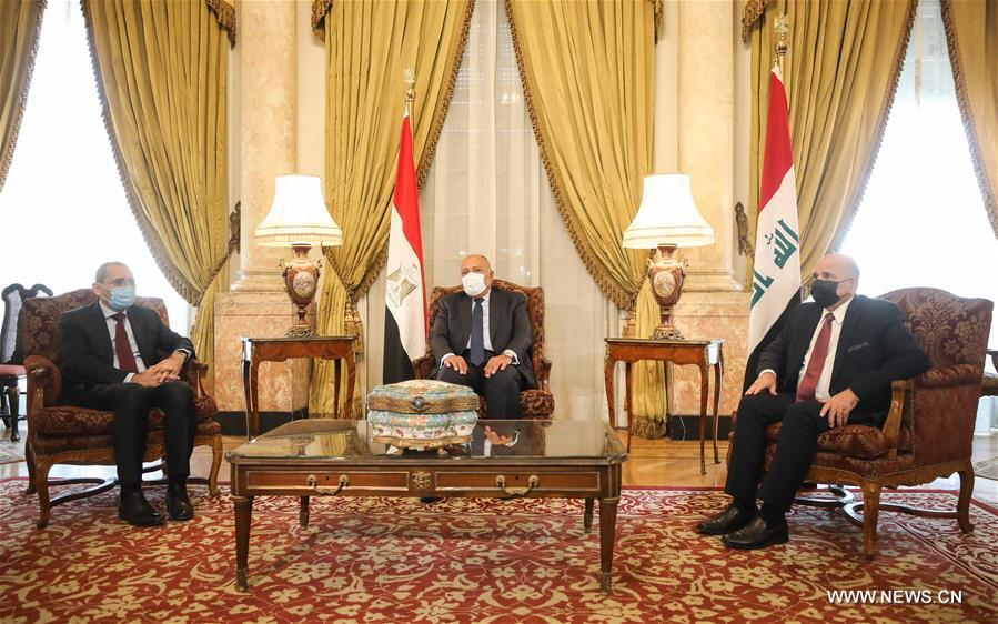تقرير اخباري: وزراء خارجية مصر والأردن والعراق يبحثون أطر التعاون الثلاثي وقضايا المنطقة